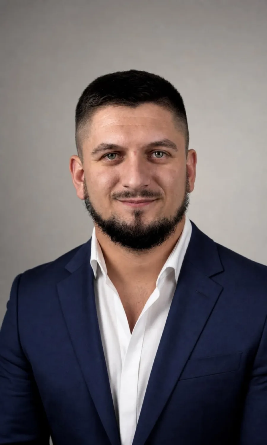 Esef Cosic, Co-founder · CEO
